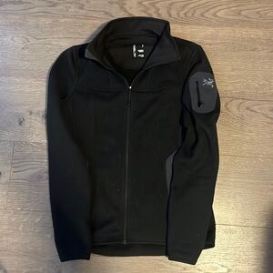 Women’s Arc’teryx zip up
